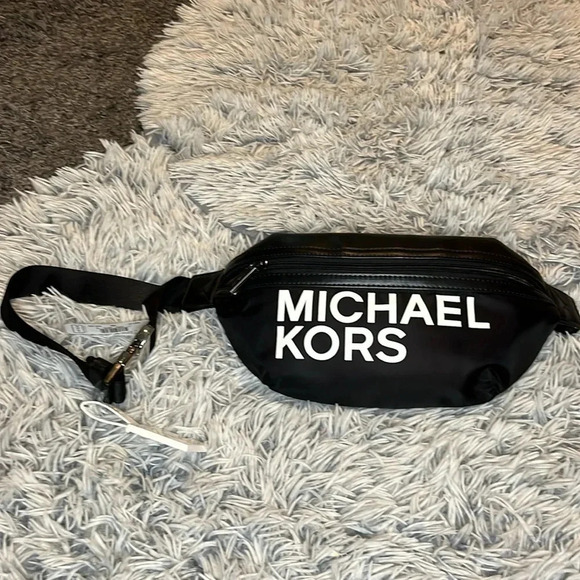 New! Michael Kors crossbody bag - Picture 1 of 10